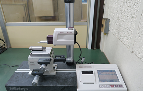 サーフテスト(表面粗さ測定機)　SJ-411(メーカー：ミツトヨ)