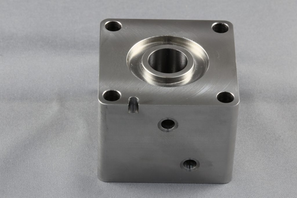 ステンレス｜切削加工事例｜難削材・ステンレスの切削加工 株式会社タカヤマ