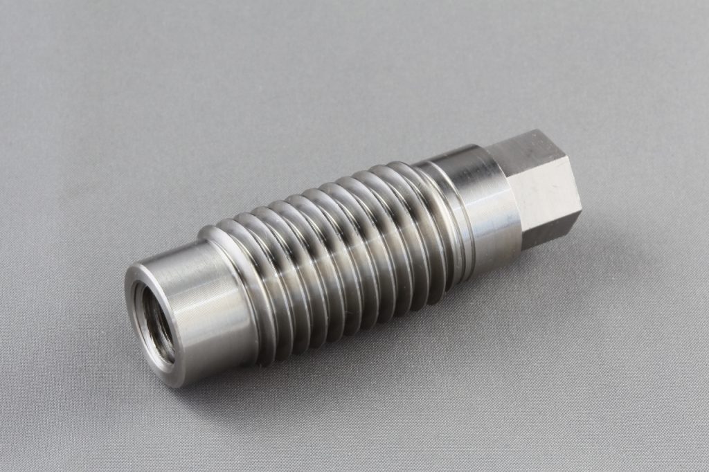 ステンレス｜切削加工事例｜難削材・ステンレスの切削加工 株式会社タカヤマ｜Page:2